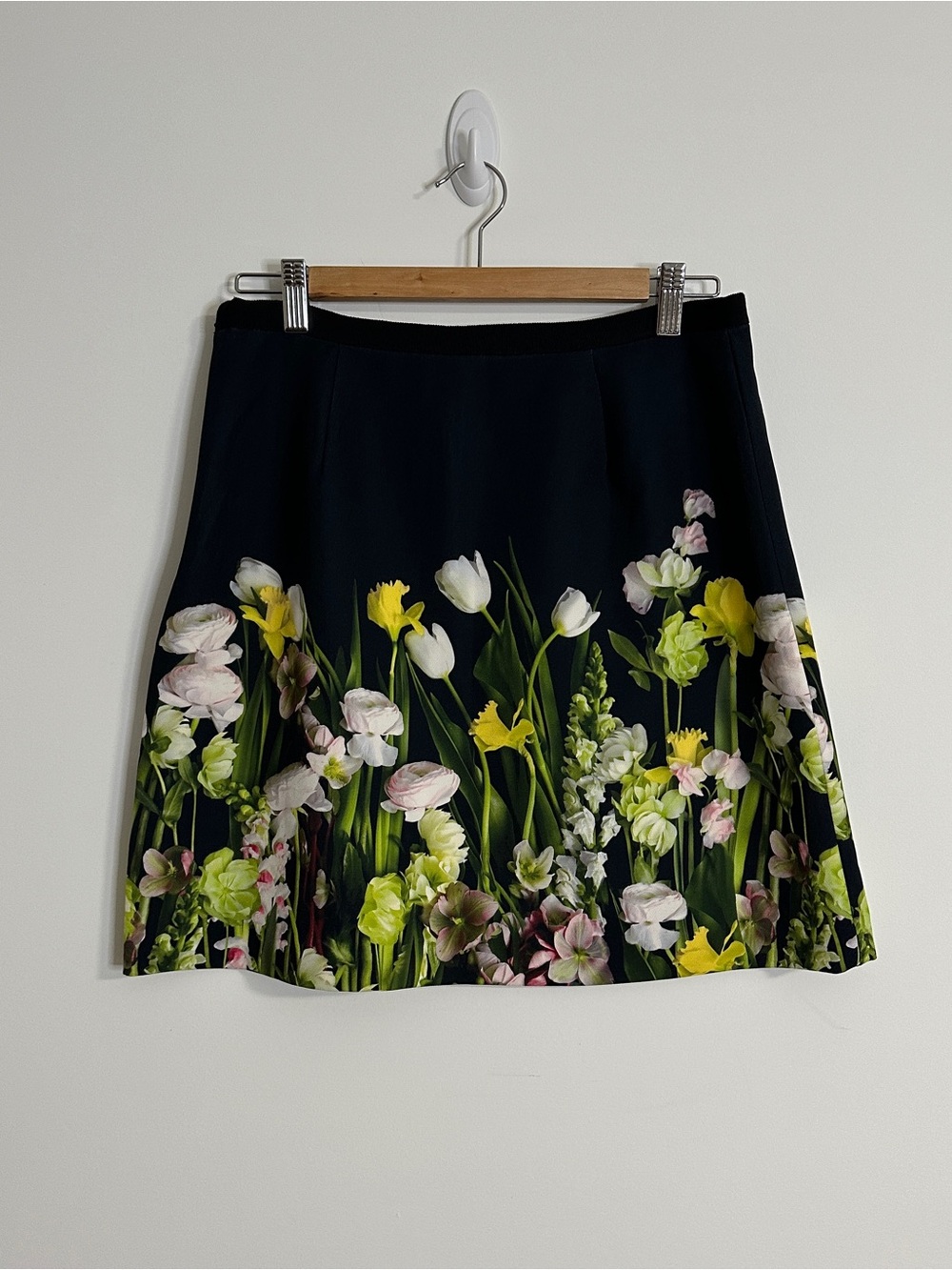 Victoria Beckham for Target Photo Floral Skirt M Black Satin Tulip Mini